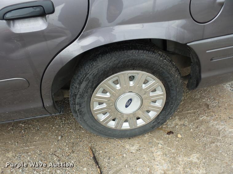 image for item BI9099 2004 Ford Crown Victoria Police Interceptor