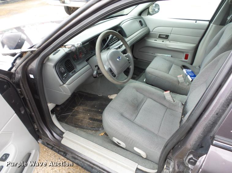 image for item BI9099 2004 Ford Crown Victoria Police Interceptor