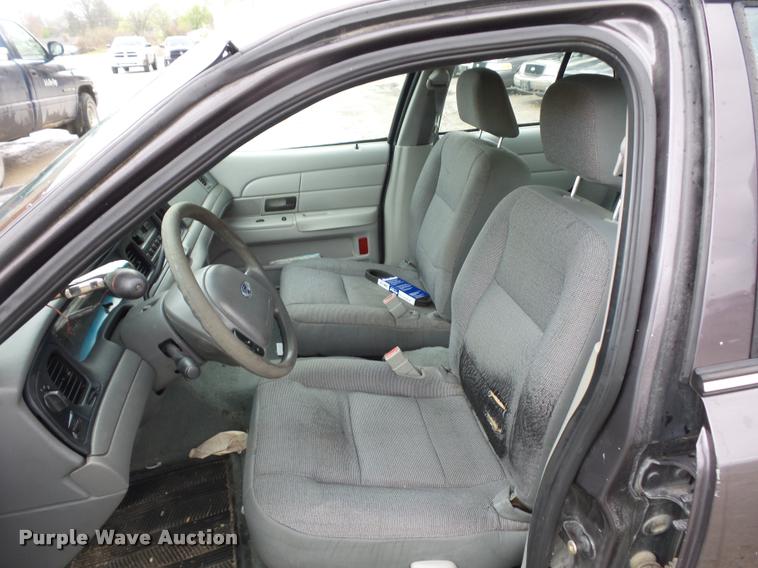 image for item BI9099 2004 Ford Crown Victoria Police Interceptor