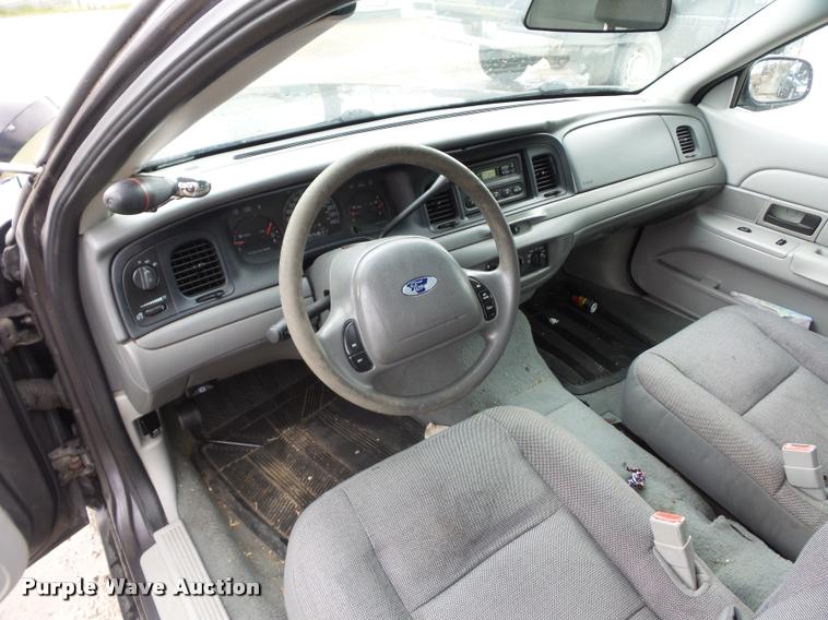 image for item BI9099 2004 Ford Crown Victoria Police Interceptor