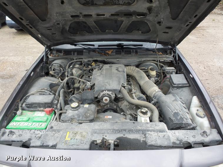 image for item BI9099 2004 Ford Crown Victoria Police Interceptor