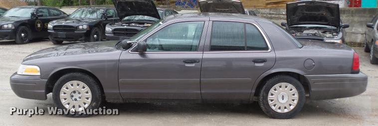 image for item BI9101 2004 Ford Crown Victoria Police Interceptor