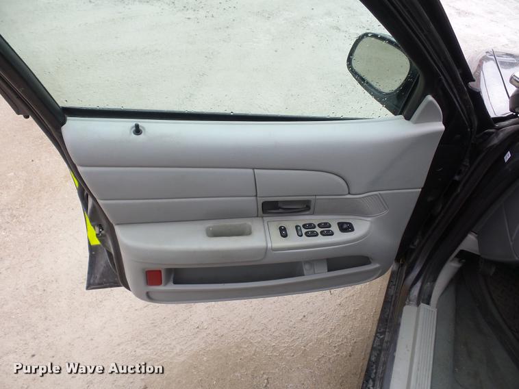 image for item BI9101 2004 Ford Crown Victoria Police Interceptor