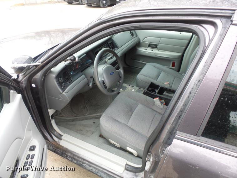 image for item BI9101 2004 Ford Crown Victoria Police Interceptor