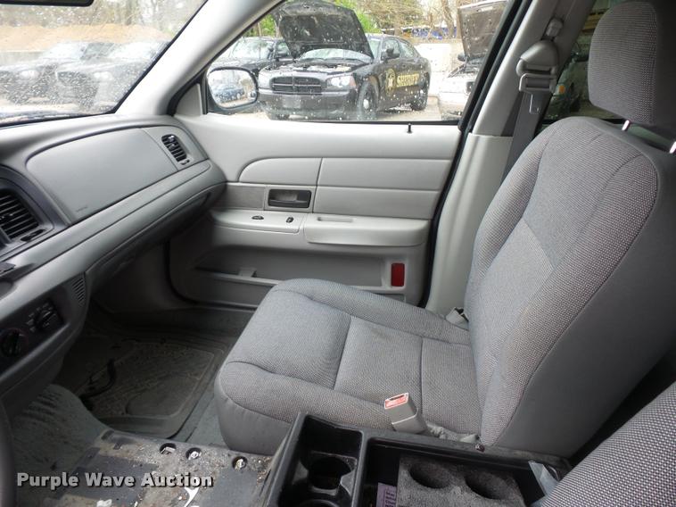 image for item BI9101 2004 Ford Crown Victoria Police Interceptor