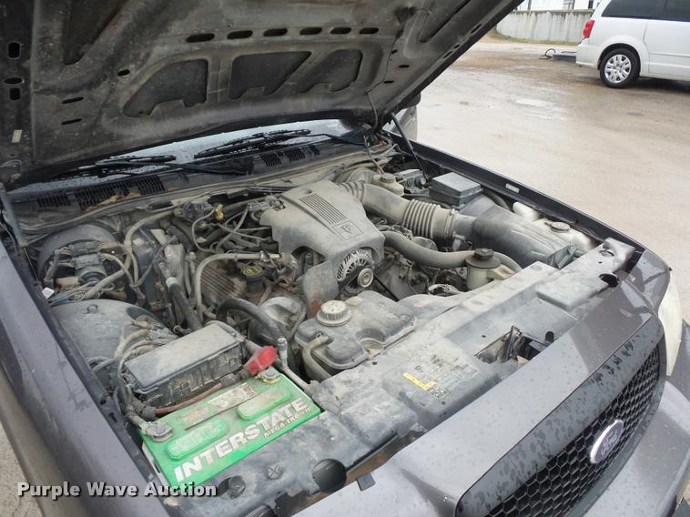 image for item BI9101 2004 Ford Crown Victoria Police Interceptor