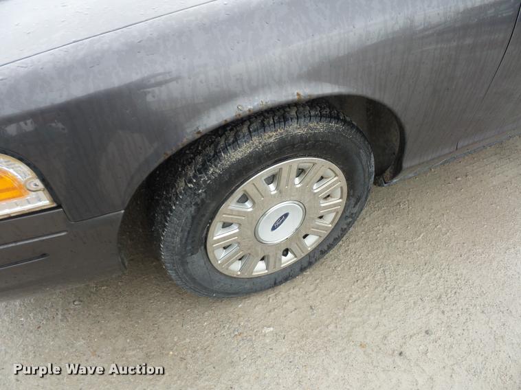 image for item BI9103 2003 Ford Crown Victoria Police Interceptor