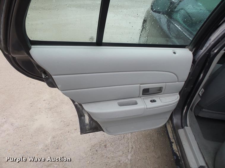 image for item BI9103 2003 Ford Crown Victoria Police Interceptor