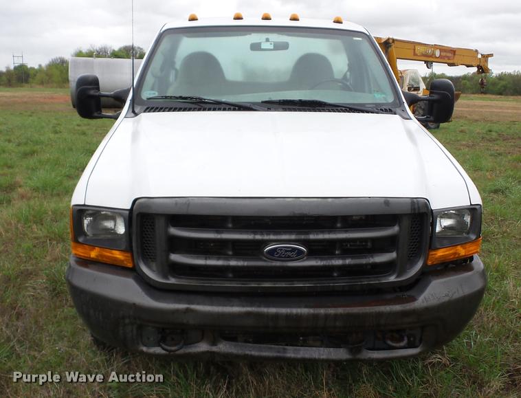 image for item BZ9704 2000 Ford F350 Super Duty pickup truck cab and chassis