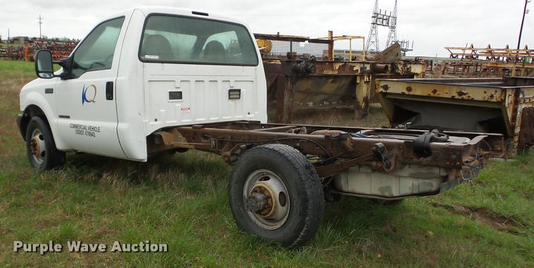 image for item BZ9704 2000 Ford F350 Super Duty pickup truck cab and chassis