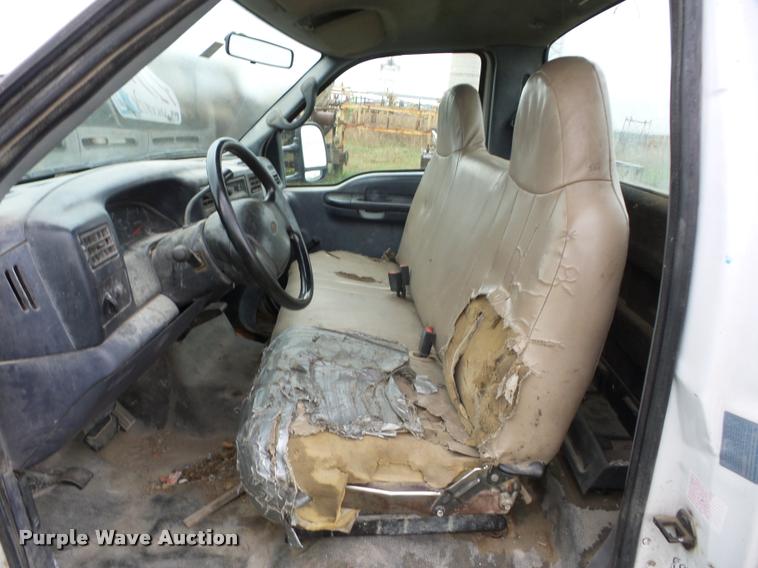 image for item BZ9704 2000 Ford F350 Super Duty pickup truck cab and chassis