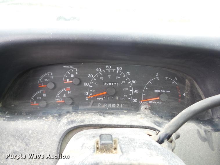 image for item BZ9704 2000 Ford F350 Super Duty pickup truck cab and chassis