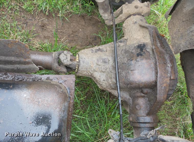 image for item BZ9705 1988 Ford F350 pickup truck cab and chassis