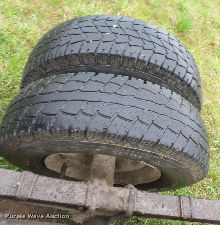 image for item BZ9705 1988 Ford F350 pickup truck cab and chassis