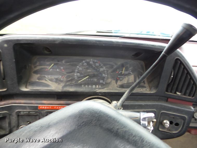 image for item BZ9705 1988 Ford F350 pickup truck cab and chassis