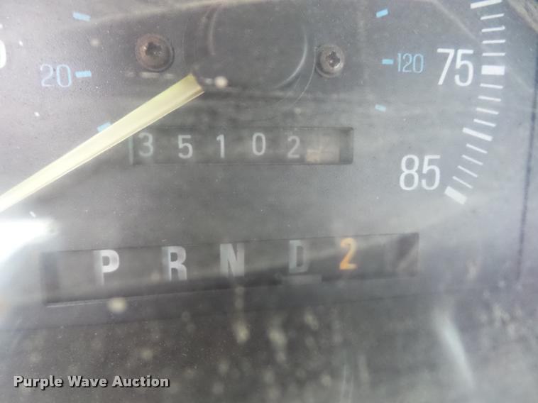 image for item BZ9705 1988 Ford F350 pickup truck cab and chassis