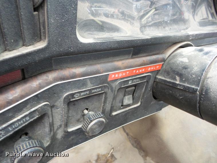 image for item BZ9705 1988 Ford F350 pickup truck cab and chassis