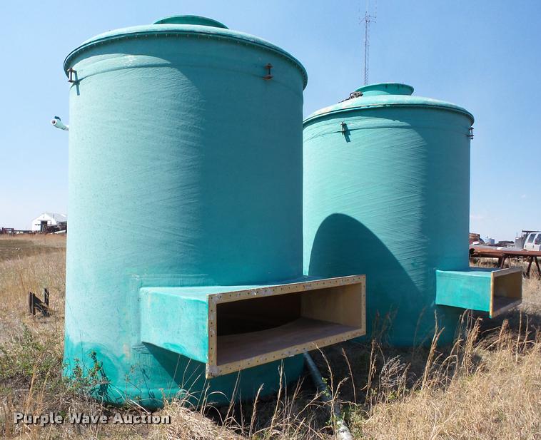 image for item BZ9709 (2) fiberglass tanks