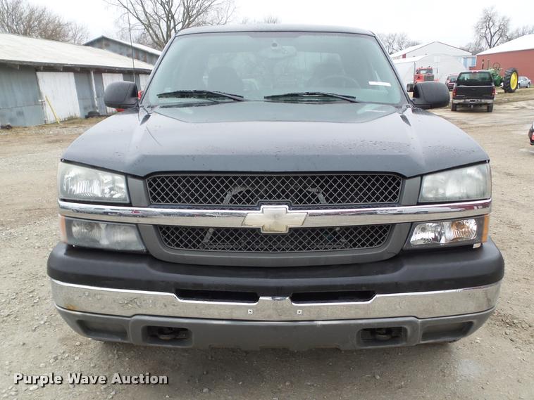 image for item CB9906 2004 Chevrolet Silverado 2500 Ext. Cab pickup truck