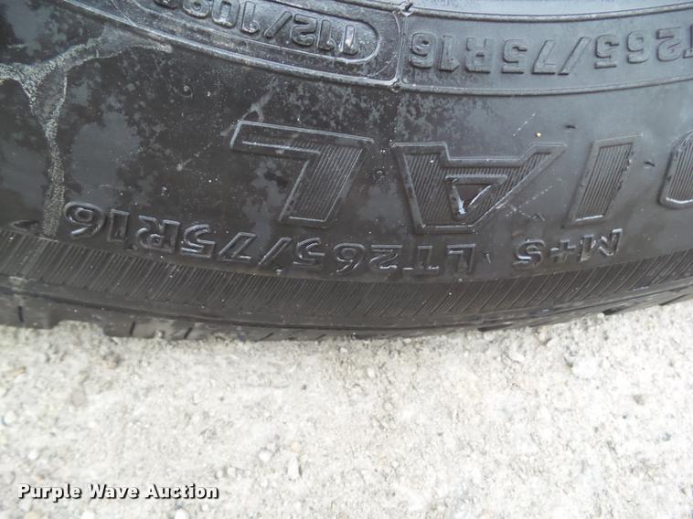 image for item CB9906 2004 Chevrolet Silverado 2500 Ext. Cab pickup truck