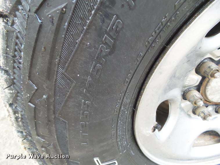 image for item CB9906 2004 Chevrolet Silverado 2500 Ext. Cab pickup truck