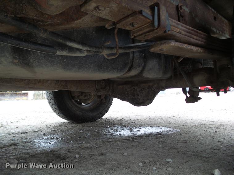 image for item CB9906 2004 Chevrolet Silverado 2500 Ext. Cab pickup truck