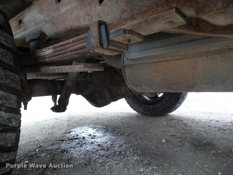 image for item CB9906 2004 Chevrolet Silverado 2500 Ext. Cab pickup truck