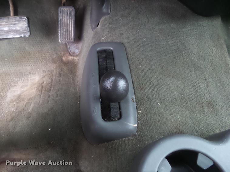 image for item CB9906 2004 Chevrolet Silverado 2500 Ext. Cab pickup truck