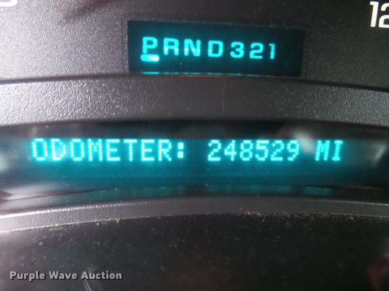 image for item CB9906 2004 Chevrolet Silverado 2500 Ext. Cab pickup truck