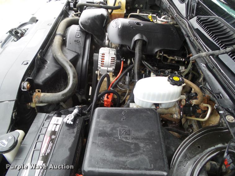 image for item CB9906 2004 Chevrolet Silverado 2500 Ext. Cab pickup truck