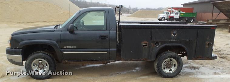 image for item CB9934 2003 Chevrolet Silverado 2500HD utility bed pickup truck