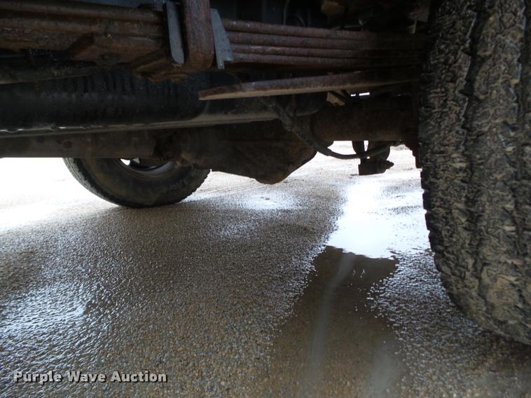 image for item CB9934 2003 Chevrolet Silverado 2500HD utility bed pickup truck