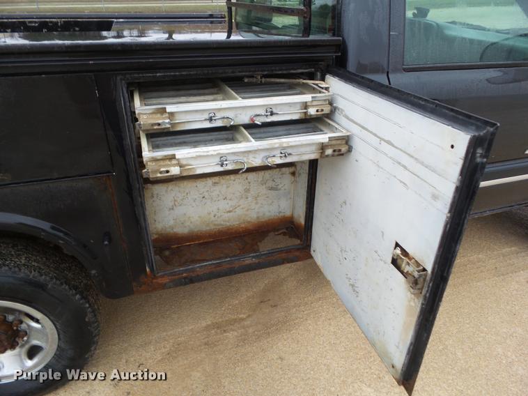 image for item CB9934 2003 Chevrolet Silverado 2500HD utility bed pickup truck