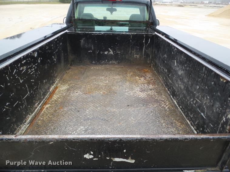 image for item CB9934 2003 Chevrolet Silverado 2500HD utility bed pickup truck