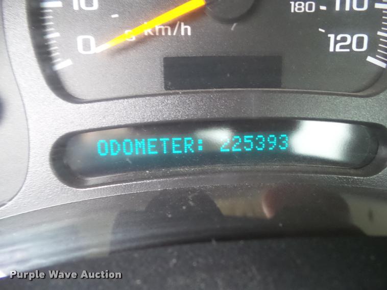 image for item CB9934 2003 Chevrolet Silverado 2500HD utility bed pickup truck