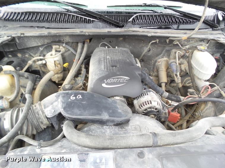 image for item CB9934 2003 Chevrolet Silverado 2500HD utility bed pickup truck