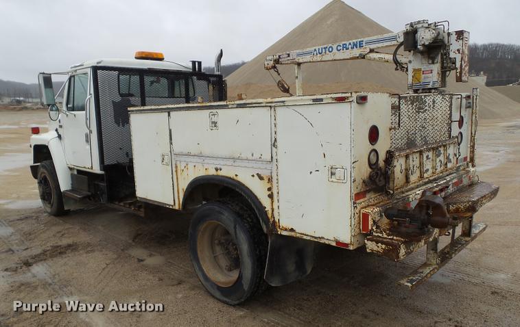 image for item CB9935 1988 International 1954 service truck with crane