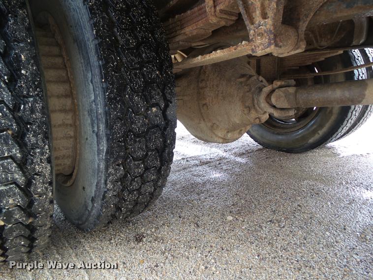 image for item CB9935 1988 International 1954 service truck with crane