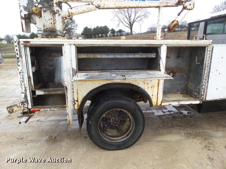 image for item CB9935 1988 International 1954 service truck with crane