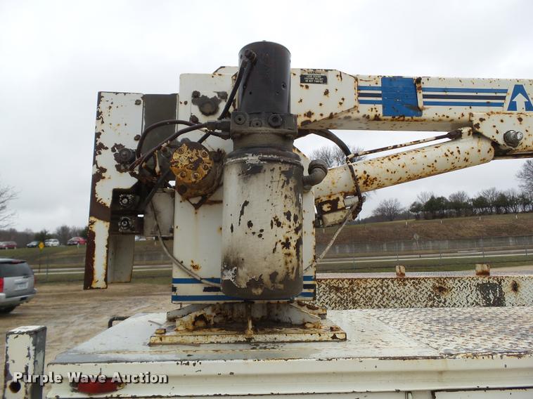 image for item CB9935 1988 International 1954 service truck with crane