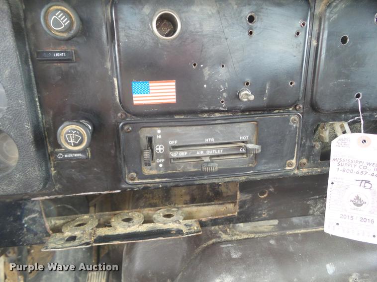 image for item CB9935 1988 International 1954 service truck with crane