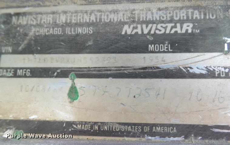 image for item CB9935 1988 International 1954 service truck with crane