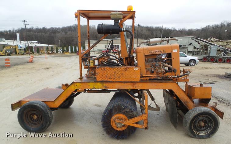 image for item CB9938 Broce Broom