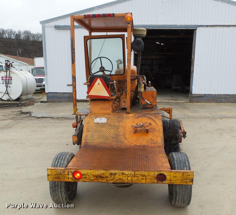 image for item CB9938 Broce Broom