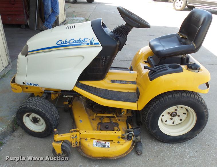 image for item CC9141 Cub Cadet 3185 Series 3000 lawn mower