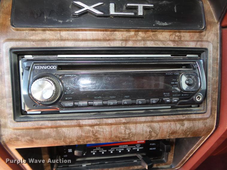 image for item DA0602 1985 Ford F250 XLT Lariat Ext. Cab flatbed pickup truck