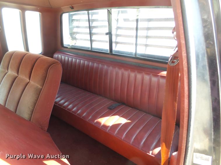 image for item DA0602 1985 Ford F250 XLT Lariat Ext. Cab flatbed pickup truck