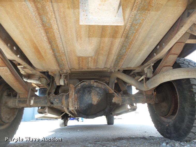 image for item DA0602 1985 Ford F250 XLT Lariat Ext. Cab flatbed pickup truck