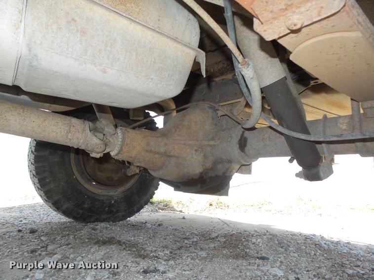 image for item DA0602 1985 Ford F250 XLT Lariat Ext. Cab flatbed pickup truck