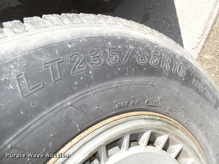 image for item DA0602 1985 Ford F250 XLT Lariat Ext. Cab flatbed pickup truck